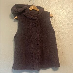 Koolaburra by Ugg Purple Cozy Hooded Vest Large